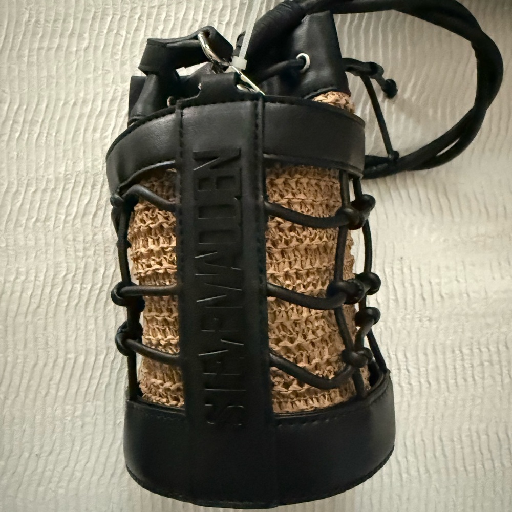 Steve Madden Black and Tan Bucket Bag **NEW